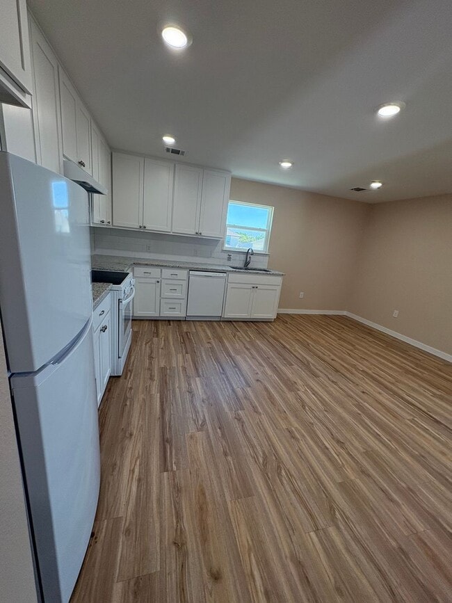 Building Photo - 221 FM 439 Loop