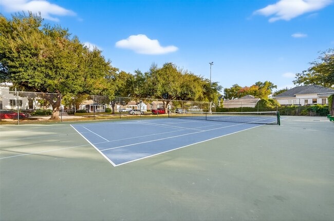 Building Photo - 115 Aurora St