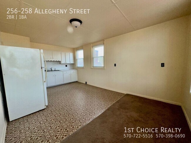 Building Photo - 2 bedroom apartment with HEAT INCLUDED!