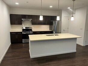 Building Photo - Maple Ridge - Building A