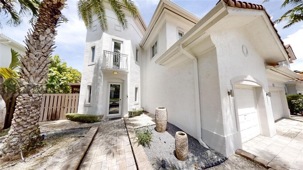 Building Photo - 7044 NW 113th Pl