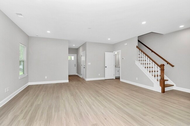 Building Photo - 2730 Catalina Ave