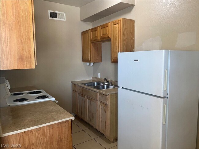 Building Photo - 741 N 10th St