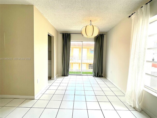 Building Photo - 2138 SW 6th St