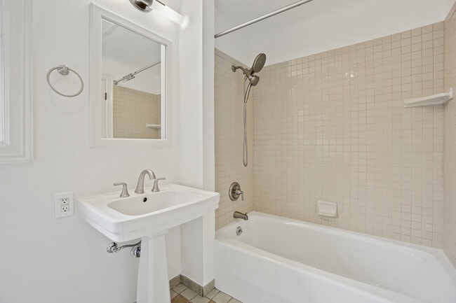 Building Photo - 4208 51st Ave NE