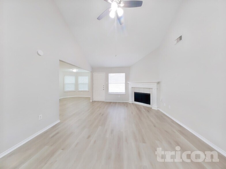 Building Photo - 19403 Misty Cove Dr