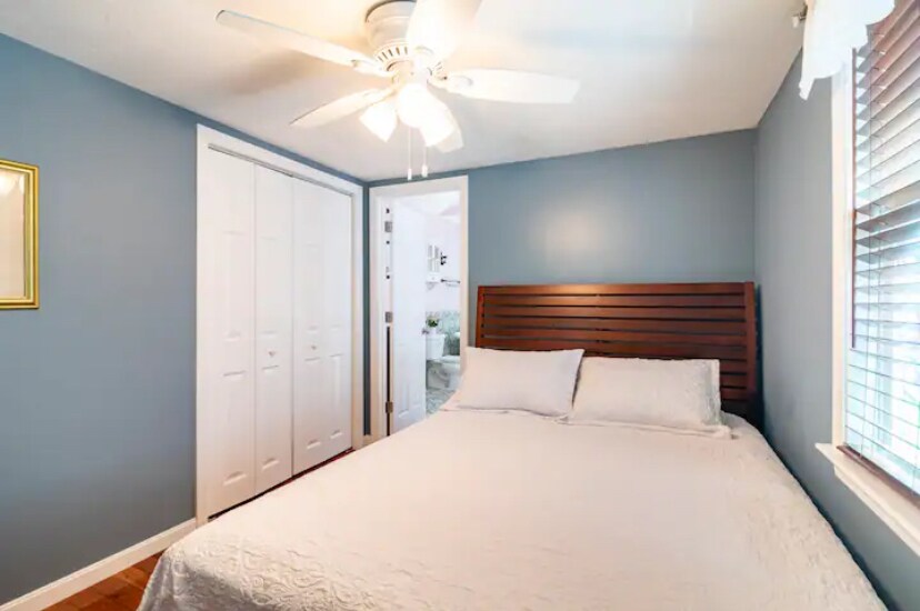 Building Photo - 7 Cushing Dr