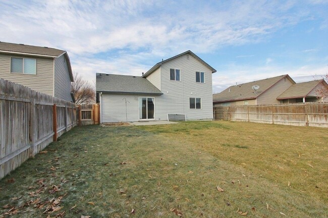Building Photo - Clean home in Quiet Neighborhood