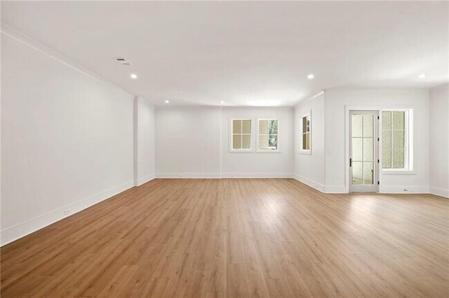 Building Photo - 1074 Moores Mill Rd NW