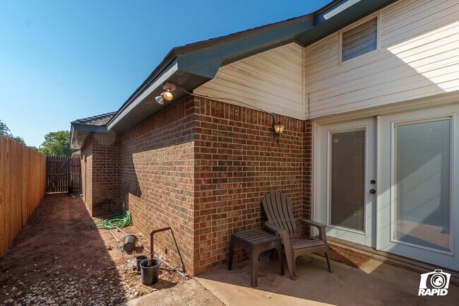 Building Photo - 4911 Sherwood Dr