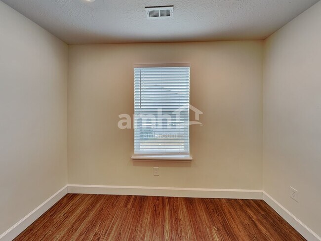 Building Photo - 2335 S Wild Horse Way