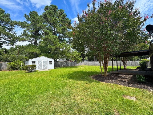 Building Photo - Well Maintained Three Bedroom Home in Hope...