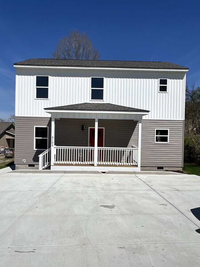 Building Photo - 3105 E 37th St