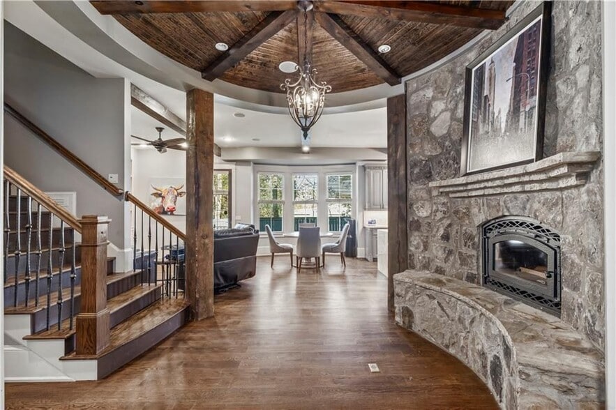 Building Photo - 2125 Cooper Lake Rd SE