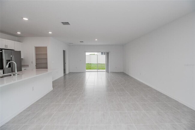 Building Photo - 2068 Babbling Brk Blvd