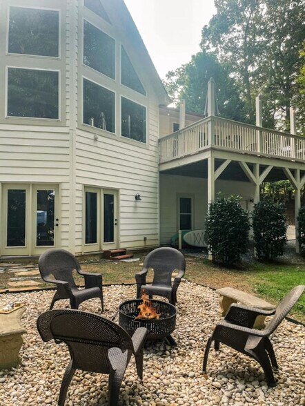 Building Photo - 555 Laurel Cove Rd