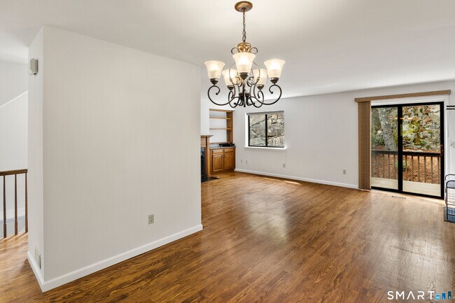 Building Photo - 28 Rockmeadow Rd