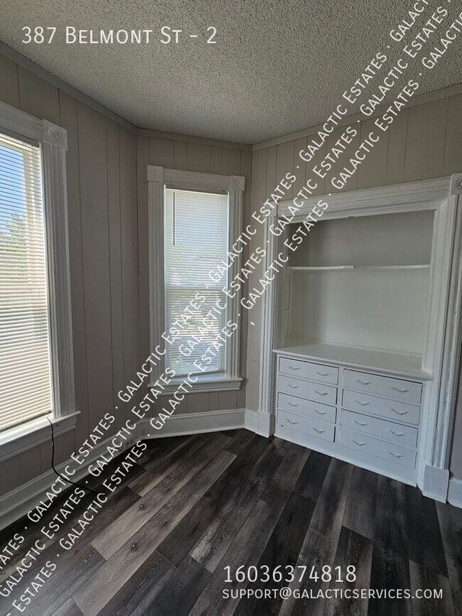 Building Photo - 387 Belmont St
