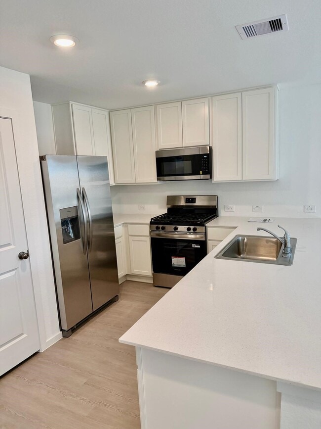 Building Photo - 28807 Golden Wheat Ct