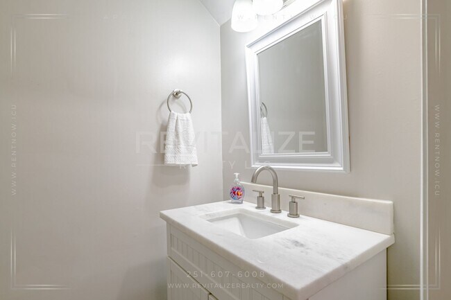 Building Photo - 163 State St