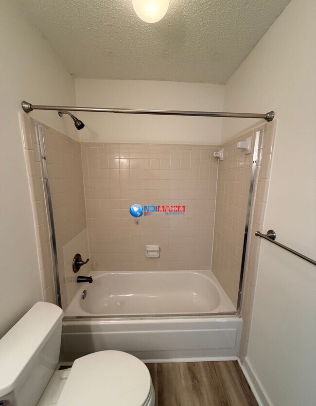 Building Photo - Renovated townhouse in Peachtree Corners