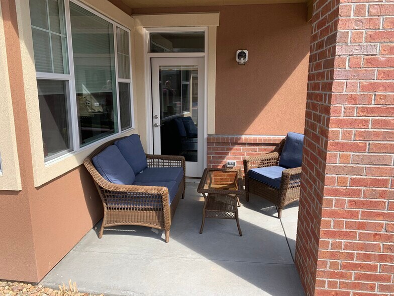 Covered patio - 15102 E Batavia Pl