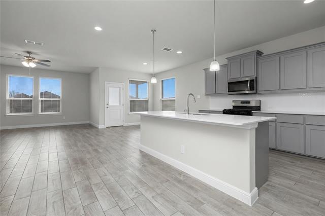 Building Photo - 16032 Farringdon St