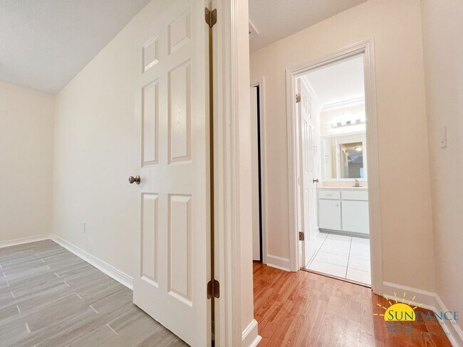 Building Photo - Great 3 bedroom family home in the heart of Destin!