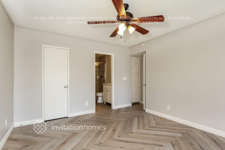 Building Photo - 11012 N 47th Ave