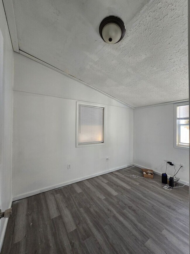 Building Photo - LIMITED TIME**1/2 OFF DEPOSIT**