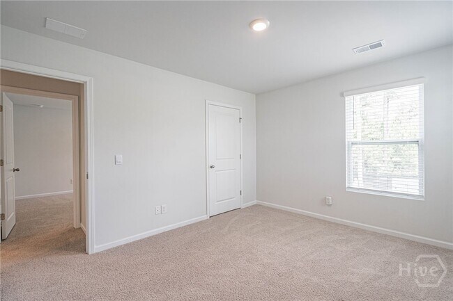 Building Photo - 1004 Bergamot Rd