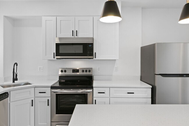 Building Photo - 1 Bedroom 1 Bath Unit Available