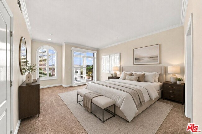 Building Photo - 956 S Wilton Pl