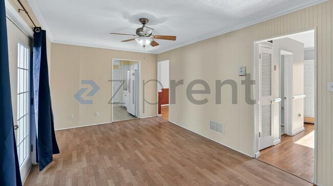 Building Photo - 324 Busher Rd