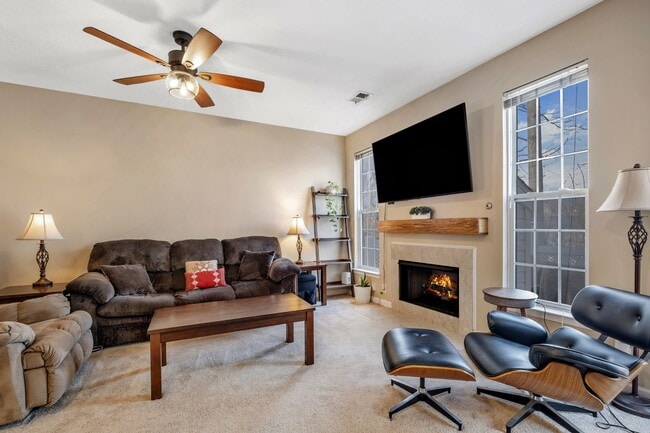 Building Photo - 1345 Bell Rd