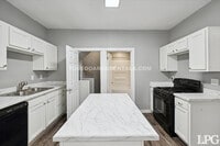 Building Photo - 365 Burger St