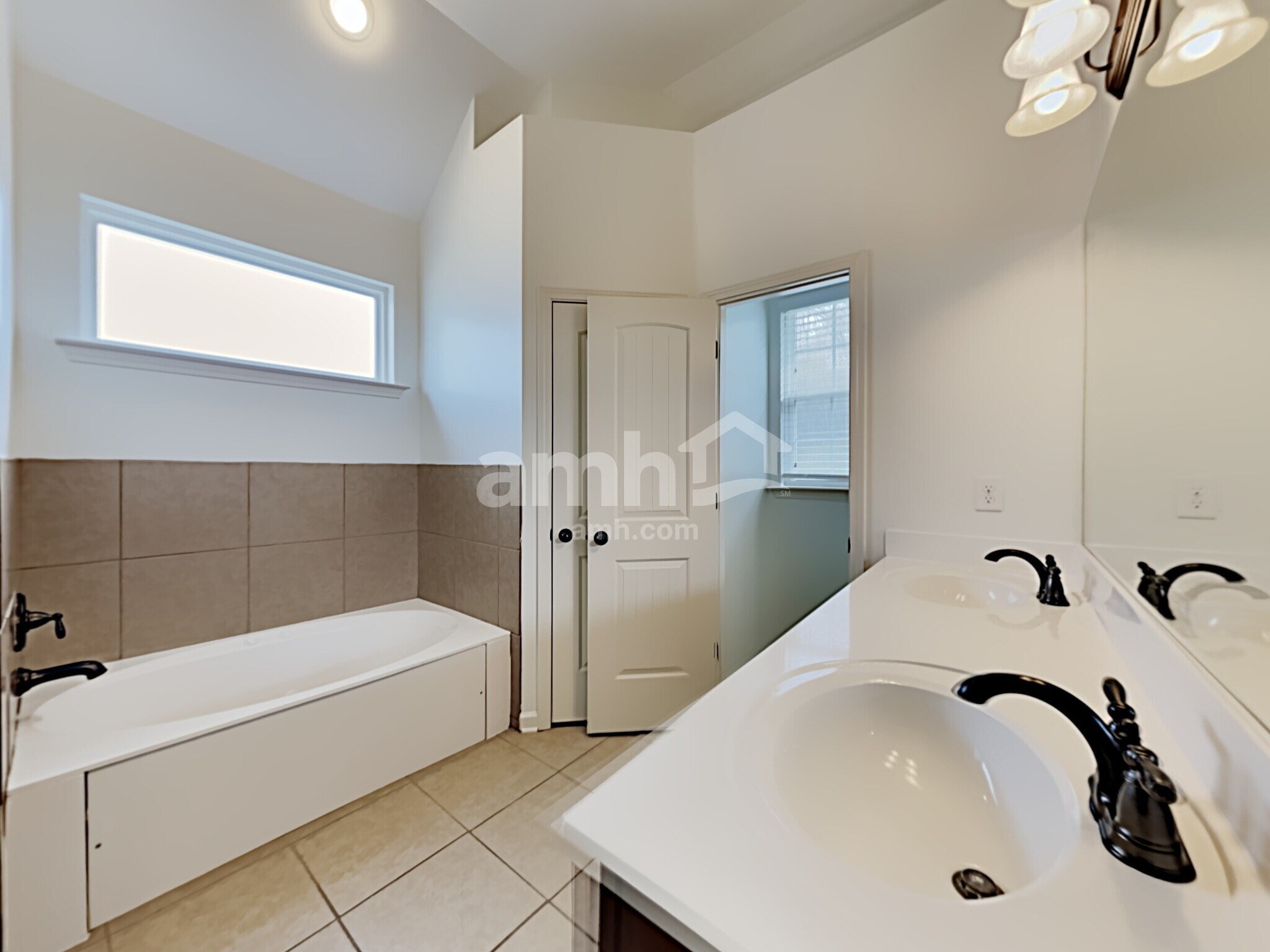 Building Photo - 1050 Kentshire Cv