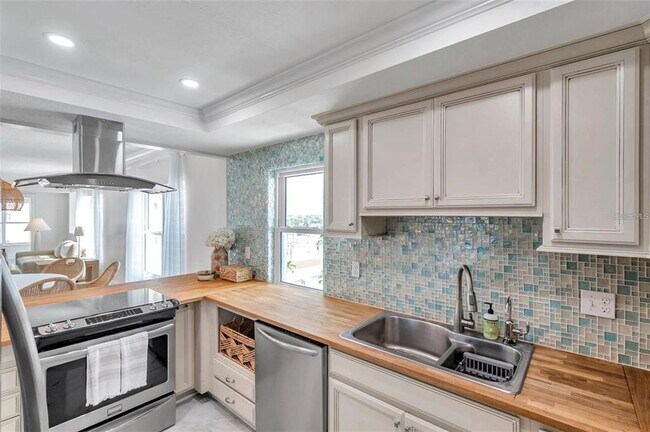 Building Photo - 4950 Gulf Blvd