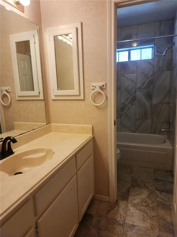 Building Photo - 2105 Spyglass Dr