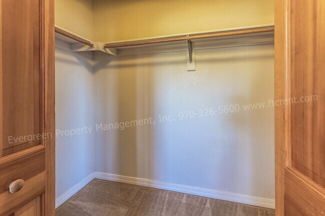 Building Photo - 5220 Boardwalk Dr