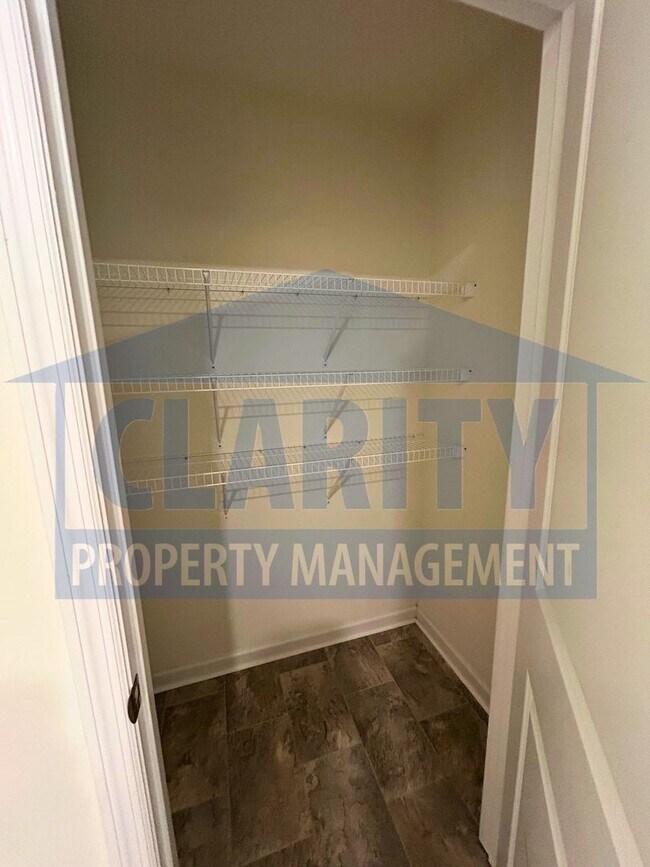 Building Photo - 1471 Housley Dr