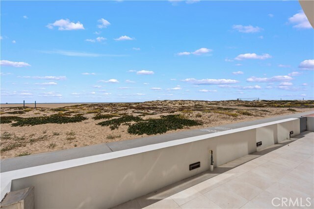 Building Photo - 816 W Oceanfront