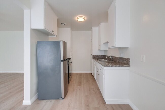 Interior Photo - 6307 - 6311 8th Ave
