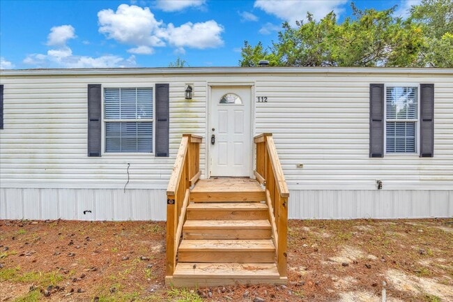 Building Photo - 2 Bedroom 2 Bathroom Home