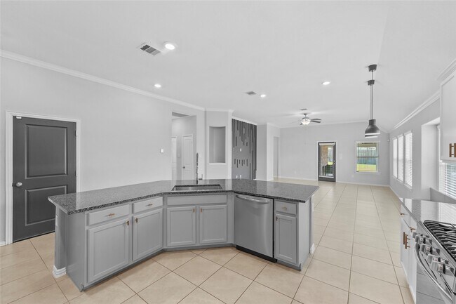 Building Photo - 8847 Morning Glow Dr