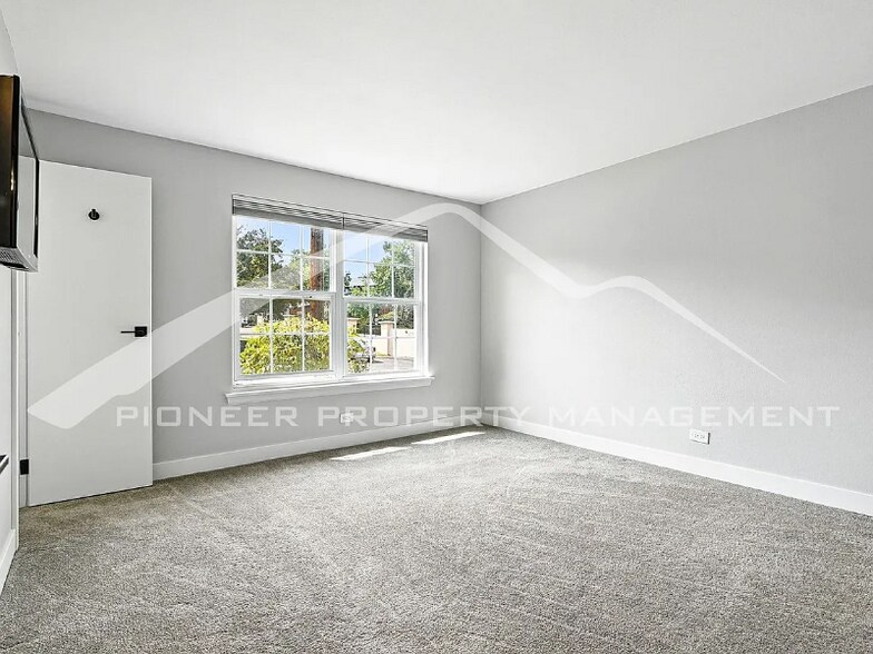 Building Photo - 9220 E Girard Ave