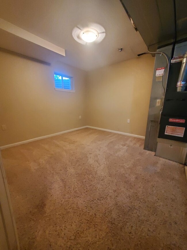 Building Photo - 3 Bedroom Home w Extra Room and 2 Car Garage in Stratford Lakes!