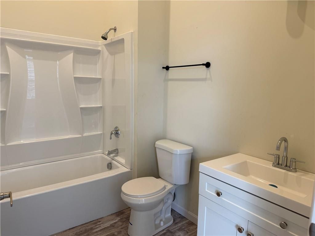 Building Photo - 327 Pine St