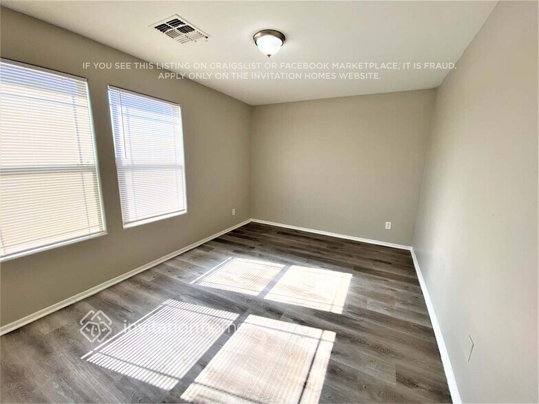 Building Photo - 2207 N 92nd Glen