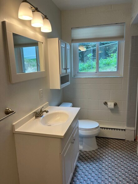 Bathroom - 1720 Orchard St